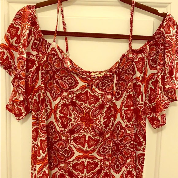 Off shoulder flowy top - Picture 4 of 6